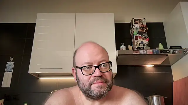 Snapshot of theitalianbear chatting on 07-19-26, 09:24 theitalianbear online show from 07-19-26, 09:24