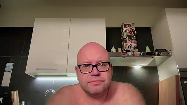 Snapshot of theitalianbear chatting on 07-22-26, 12:24 theitalianbear online show from 07-22-26, 12:24