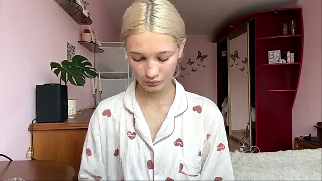 RoxyKindlimann online show from 07-27-26, 01:07
