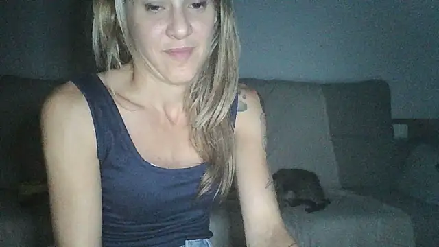 Snapshot of Viciosillaa chatting on 08-04-26, 11:07 Viciosillaa online show from 08-04-26, 11:07