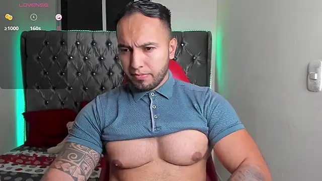 Snapshot of mrloganfuck1 chatting on 06-16-26, 05:54 mrloganfuck1 online show from 06-16-26, 05:54