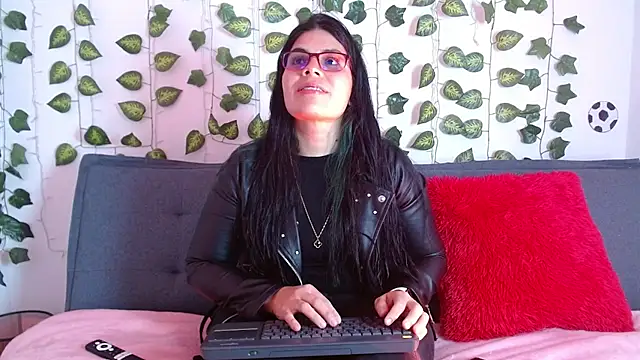isabella black1 online show from 08-03-26, 10:24