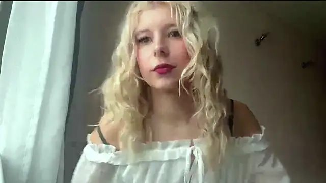 Snapshot of LaniDabato chatting on 07-30-26, 08:35 LaniDabato online show from 07-30-26, 08:35
