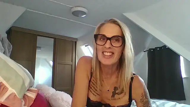 Busty-MorganXX online show from 07-31-26, 05:23