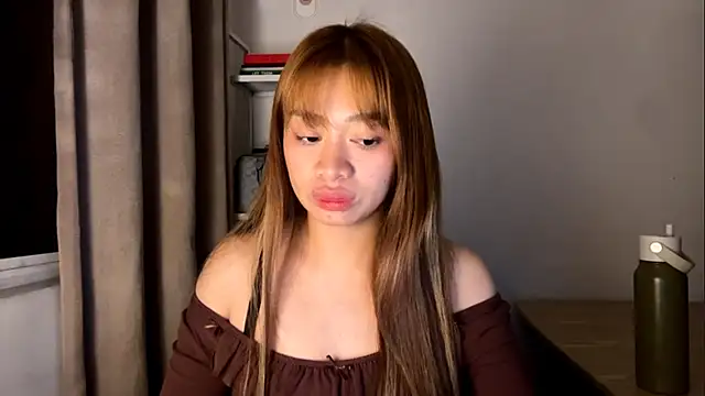 Snapshot of LuettaShamlin chatting on 08-02-26, 03:10 LuettaShamlin online show from 08-02-26, 03:10