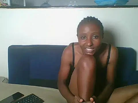 Snapshot of Petitesecret chatting on 08-03-26, 10:24 Petitesecret online show from 08-03-26, 10:24