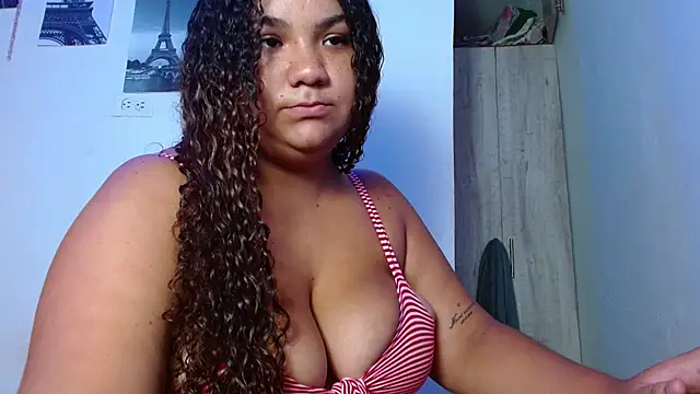 Snapshot of Bombom__hot chatting on 08-06-26, 03:19 Bombom hot online show from 08-06-26, 03:19