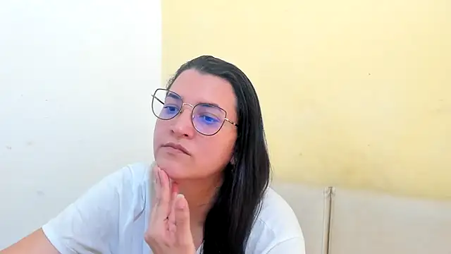 MARILYN GARCIA online show from 03-28-26, 04:50