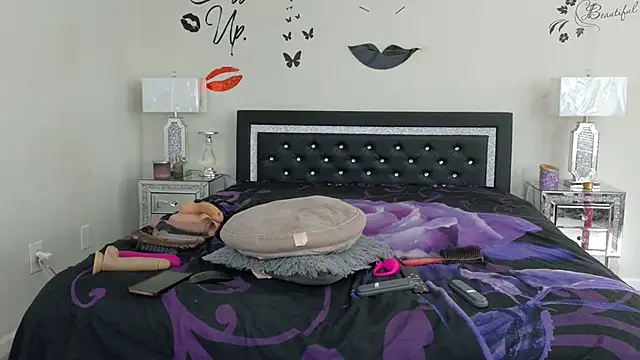 Snapshot of Coco_vixen chatting on 08-05-26, 02:31 Coco vixen online show from 08-05-26, 02:31