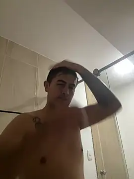 Snapshot of Maxi_lopez chatting on 08-05-26, 04:59 Maxi lopez online show from 08-05-26, 04:59