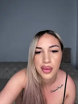 CurvyBlondiee online show from 08-06-26, 10:44