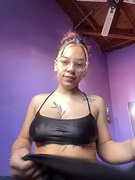 Miaperezz19 online show from 08-07-26, 05:37
