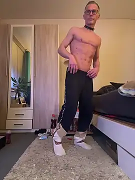 Snapshot of slaveboy2016@xh chatting on 01-03-25, 10:29 slaveboy2016xh online show from 01-03-25, 10:29