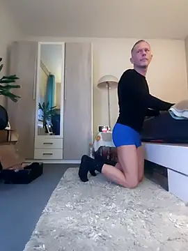 Snapshot of slaveboy2016@xh chatting on 01-17-25, 03:53 slaveboy2016xh online show from 01-17-25, 03:53