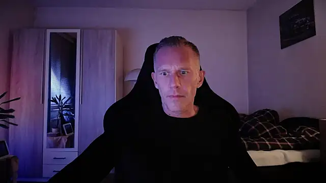 Snapshot of slaveboy2016@xh chatting on 09-12-25, 08:09 slaveboy2016xh online show from 09-12-25, 08:09