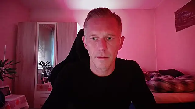 Snapshot of slaveboy2016@xh chatting on 10-16-25, 03:57 slaveboy2016xh online show from 10-16-25, 03:57