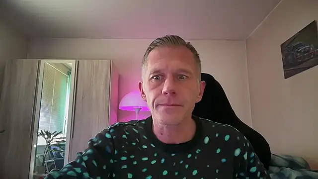 Snapshot of slaveboy2016@xh chatting on 10-19-25, 03:01 slaveboy2016xh online show from 10-19-25, 03:01