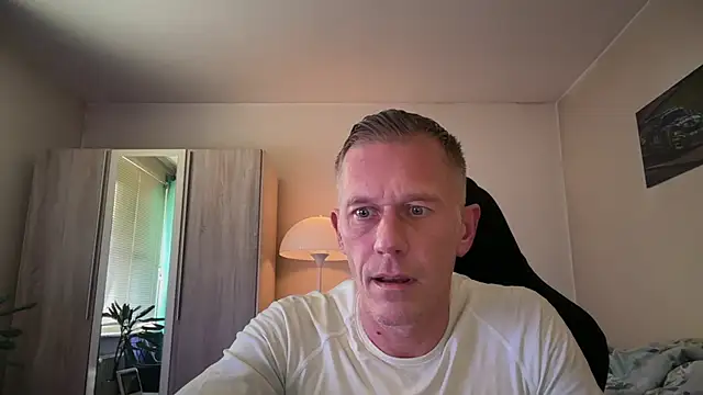 Snapshot of slaveboy2016@xh chatting on 10-24-25, 03:08 slaveboy2016xh online show from 10-24-25, 03:08