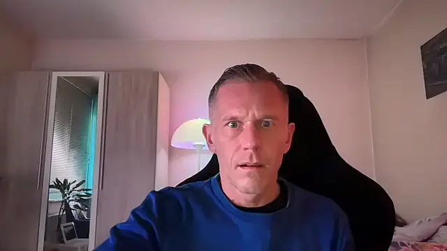 Snapshot of slaveboy2016@xh chatting on 10-26-25, 03:29 slaveboy2016xh online show from 10-26-25, 03:29