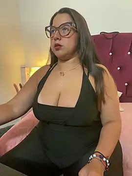 Snapshot of shara_ chatting on 12-20-25, 02:29 shara online show from 12-20-25, 02:29