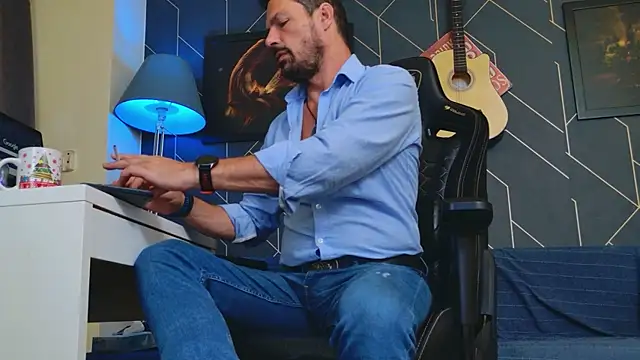 ChrisKox online show from 09-14-25, 05:56