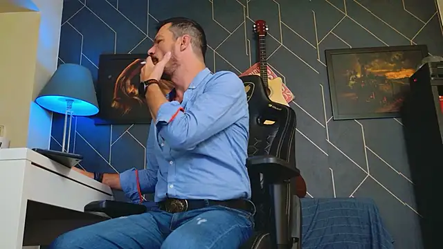 ChrisKox online show from 10-13-25, 05:46