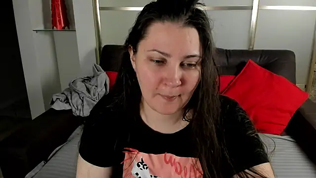 MarySwon online show from 10-10-25, 05:01