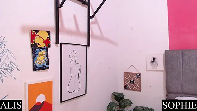 Sophie And Alis online show from 03-09-25, 01:48