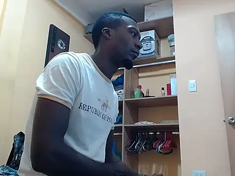 Snapshot of kurtbigcock chatting on 10-25-25, 05:08 kurtbigcock online show from 10-25-25, 05:08