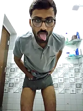 Snapshot of krishna8035 chatting on 11-18-25, 02:32 krishna8035 online show from 11-18-25, 02:32