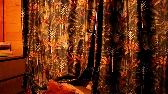 Snapshot of LittleMe97 chatting on 02-22-26, 08:24 LittleMe97 online show from 02-22-26, 08:24