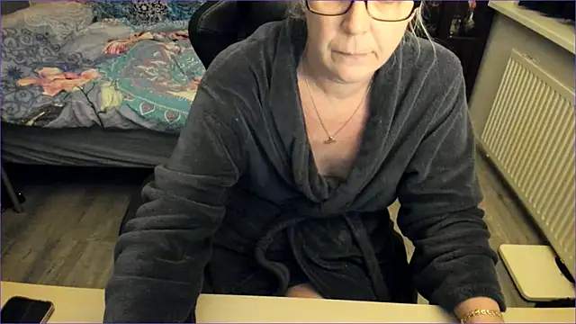 minoesje37 online show from 12-08-24, 08:25