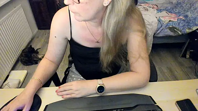 minoesje37 online show from 12-29-24, 08:26