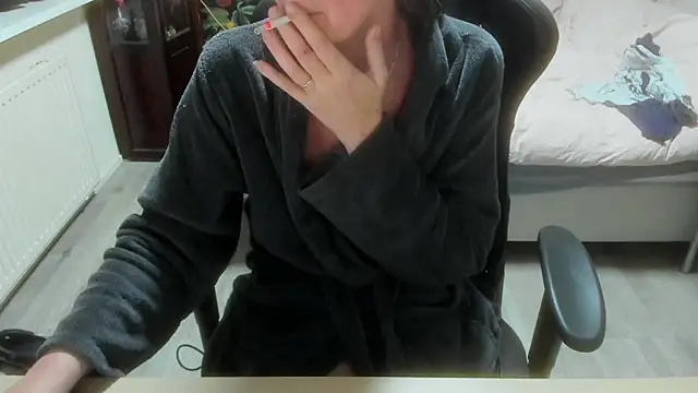 Snapshot of minoesje37 chatting on 02-11-26, 08:36 minoesje37 online show from 02-11-26, 08:36