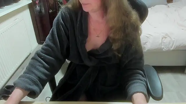 Snapshot of minoesje37 chatting on 02-21-26, 08:32 minoesje37 online show from 02-21-26, 08:32