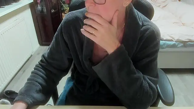 Snapshot of minoesje37 chatting on 02-23-26, 08:28 minoesje37 online show from 02-23-26, 08:28