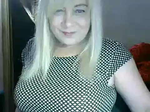 Snapshot of AgoniA7 chatting on 02-11-25, 06:11 AgoniA7 online show from 02-11-25, 06:11