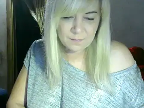 Snapshot of AgoniA7 chatting on 03-12-25, 03:35 AgoniA7 online show from 03-12-25, 03:35