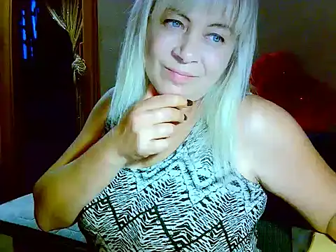 Snapshot of AgoniA7 chatting on 09-12-25, 04:07 AgoniA7 online show from 09-12-25, 04:07