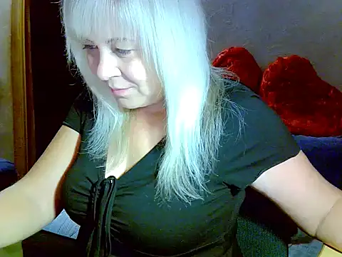 Snapshot of AgoniA7 chatting on 10-12-25, 04:06 AgoniA7 online show from 10-12-25, 04:06