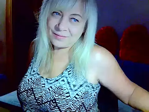 Snapshot of AgoniA7 chatting on 10-21-25, 03:07 AgoniA7 online show from 10-21-25, 03:07