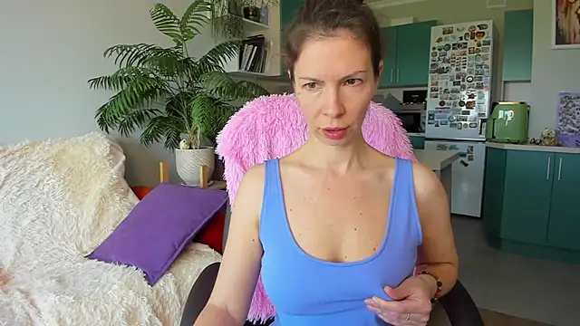Snapshot of ChristinaGlory chatting on 05-17-26, 08:55 ChristinaGlory online show from 05-17-26, 08:55