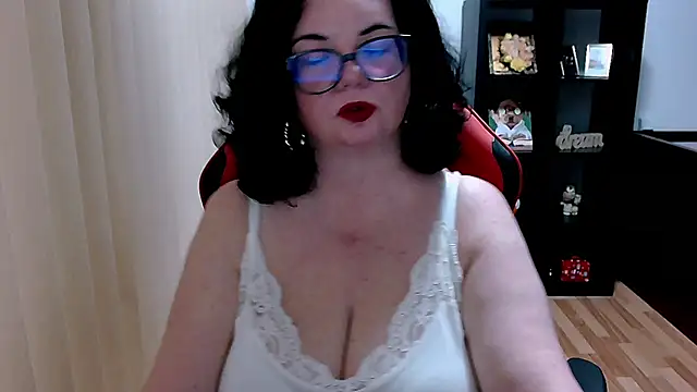 MissTroublle online show from 06-17-26, 09:45