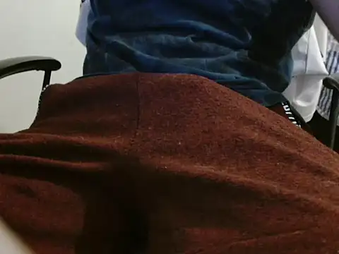 Snapshot of pudding24 chatting on 11-18-25, 01:00 pudding24 online show from 11-18-25, 01:00