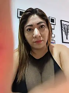 Snapshot of kendra_fire chatting on 07-15-26, 12:43 kendra fire online show from 07-15-26, 12:43