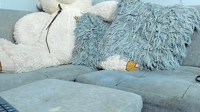 Snapshot of SandraGoldstein chatting on 01-05-25, 12:20 SandraGoldstein online show from 01-05-25, 12:20