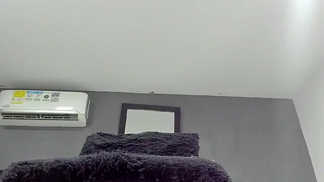 Snapshot of SandraGoldstein chatting on 09-26-25, 02:04 SandraGoldstein online show from 09-26-25, 02:04