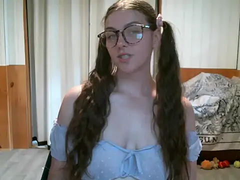 Snapshot of katie_kitten38 chatting on 06-18-26, 04:55 katie kitten38 online show from 06-18-26, 04:55