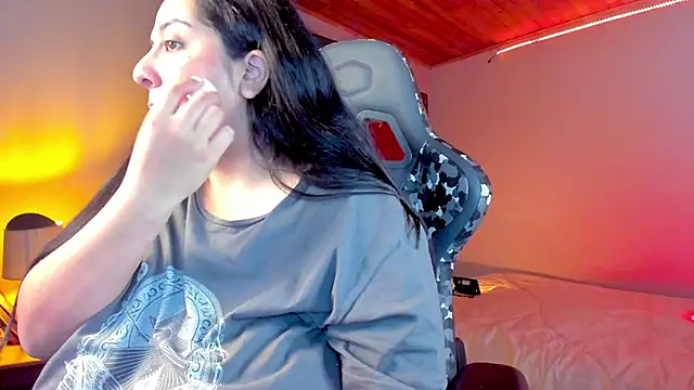 Snapshot of coraline_latin chatting on 01-13-25, 12:30 coraline latin online show from 01-13-25, 12:30
