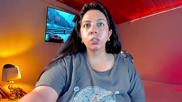 Snapshot of coraline_latin chatting on 01-14-25, 11:27 coraline latin online show from 01-14-25, 11:27